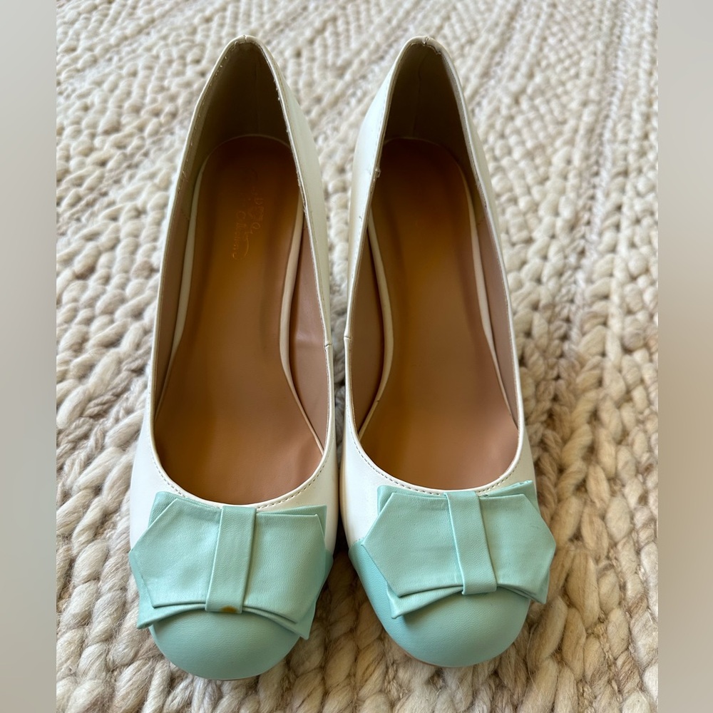 Journey Fashion Dress Shoes -- Size 9